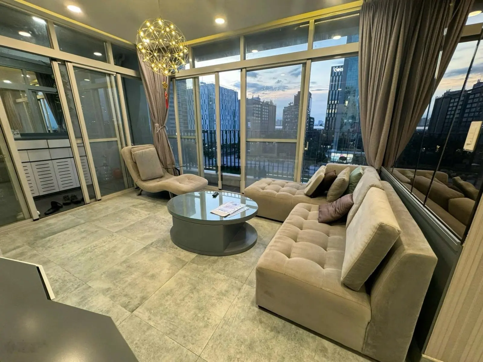 Căn hộ chung cư Star Hill 3 phòng ngủ giá 6,7 tỷ VND thương lượng tại Quận 7 LH Ngọc Lan 0906 743 ***