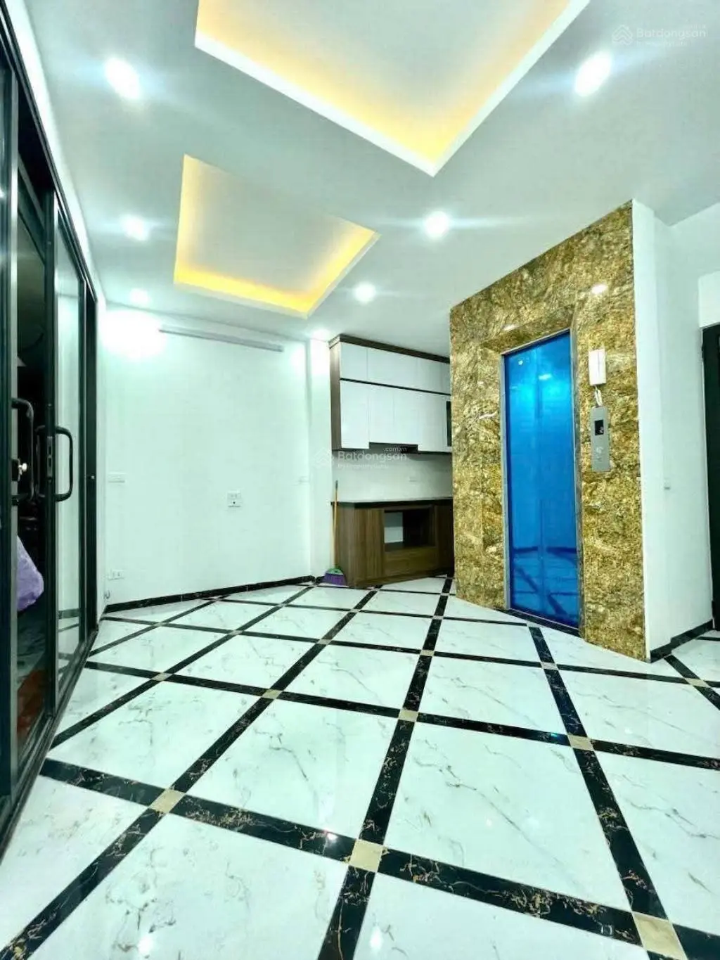 Bán Nhà Riêng 30m2, 5 tầng thang máy, gía 7,95 tỷ, Thanh Nhàn, Bạch Mai, Hai Bà Trưng, Hà Nội