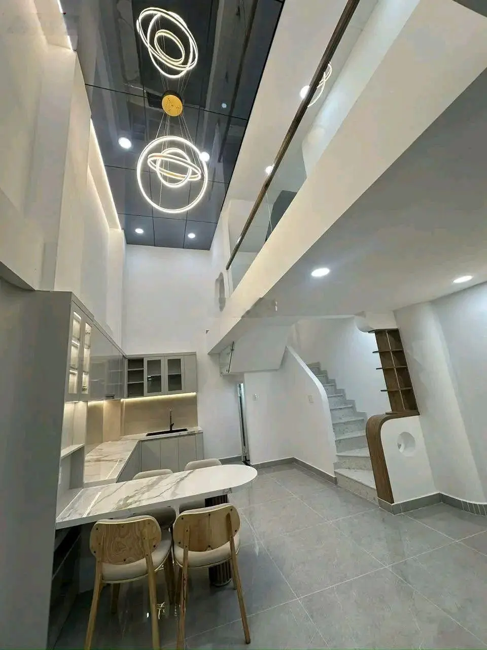 Bán nhà ngay MTĐ nhà đường Đào Tấn P5 Quận 5 60m2 (5x12m) nhà 3 lầu, có sổ hồng, pháp lý chuẩn