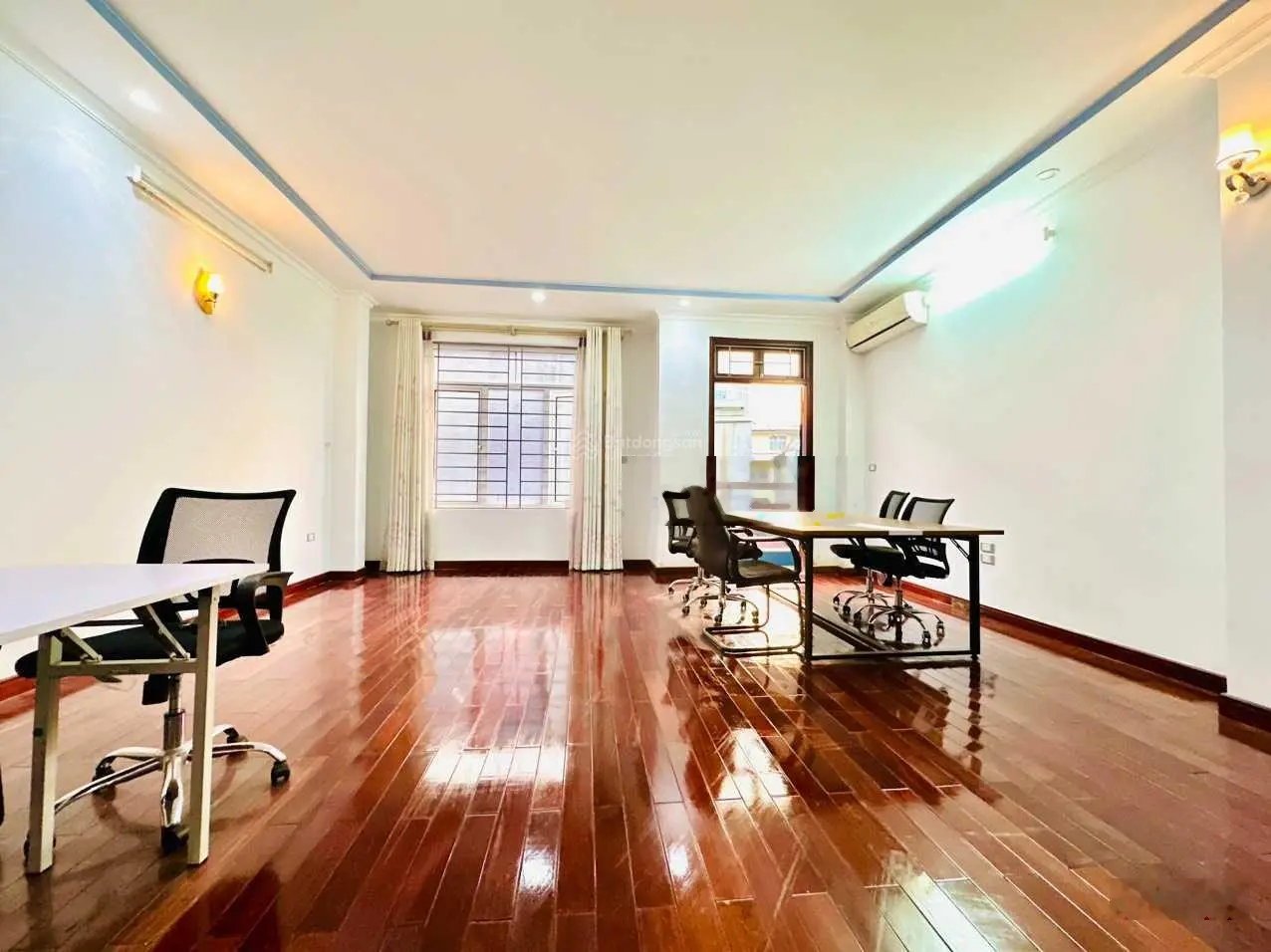 Bán tòa nhà thang máy kinh doanh sầm uất Nguyễn Khang Cầu Giấy 79 m2, chỉ 19.8 tỷ thang máy 7 tầng