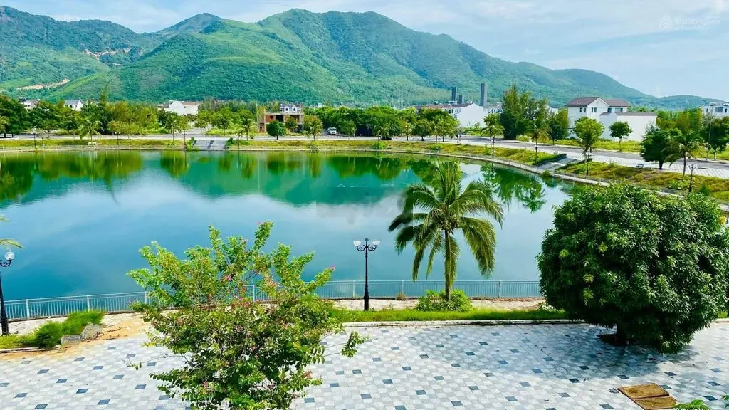 Cần bán lại nền đẹp Golden Bay view hồ view công viên, đường 26m