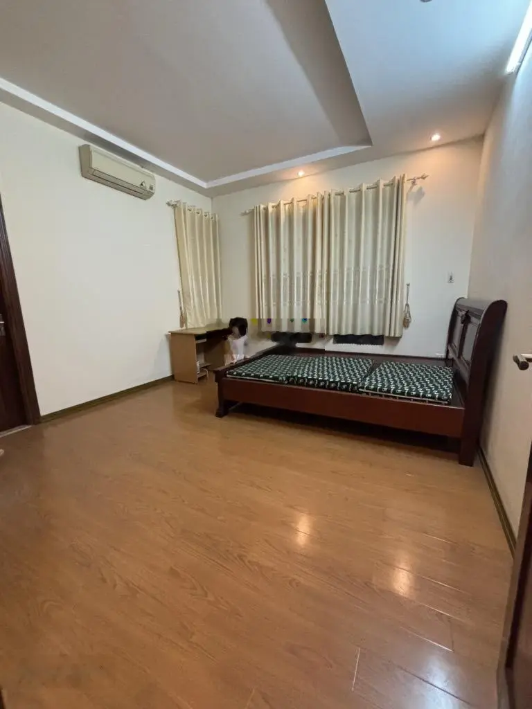 Bán nhà phố Thái Thịnh- Phân Lô- ô tô vào nhà- 6T dân xây- DT 50m2- Giá cực tốt