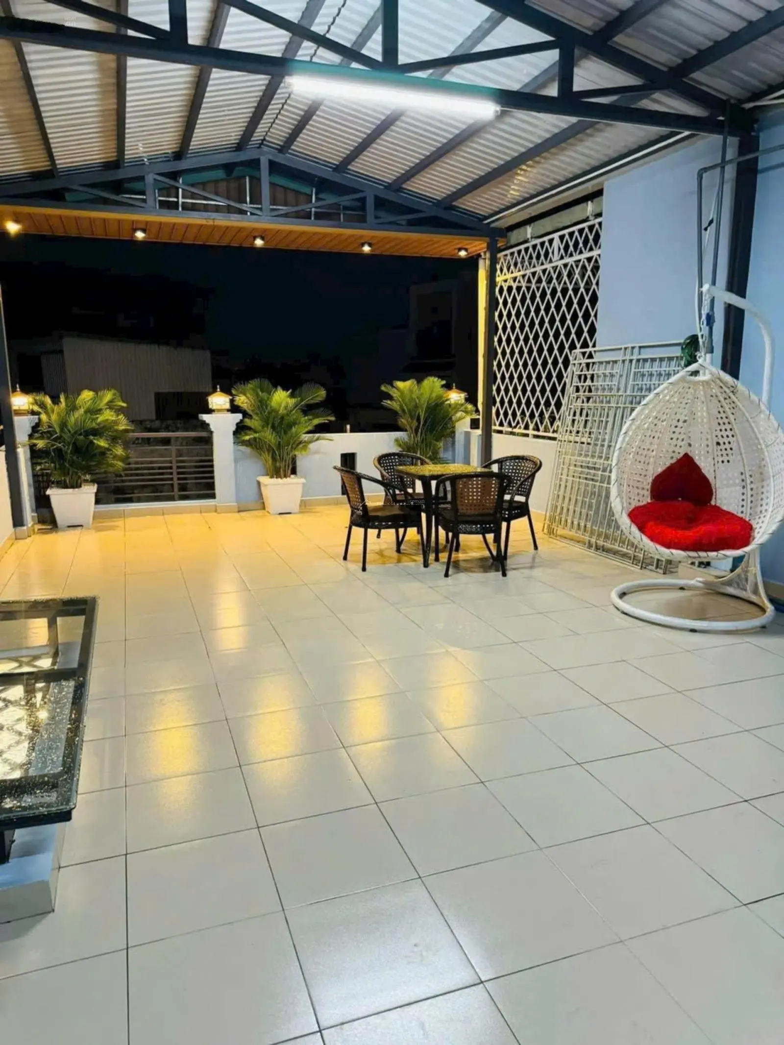 Siêu phẩm nhà đẹp cần ra gấp để chủ đi nước ngoài ngay hẻm đường Đoàn Nguyễn Tuấn, 70m2, sổ riêng