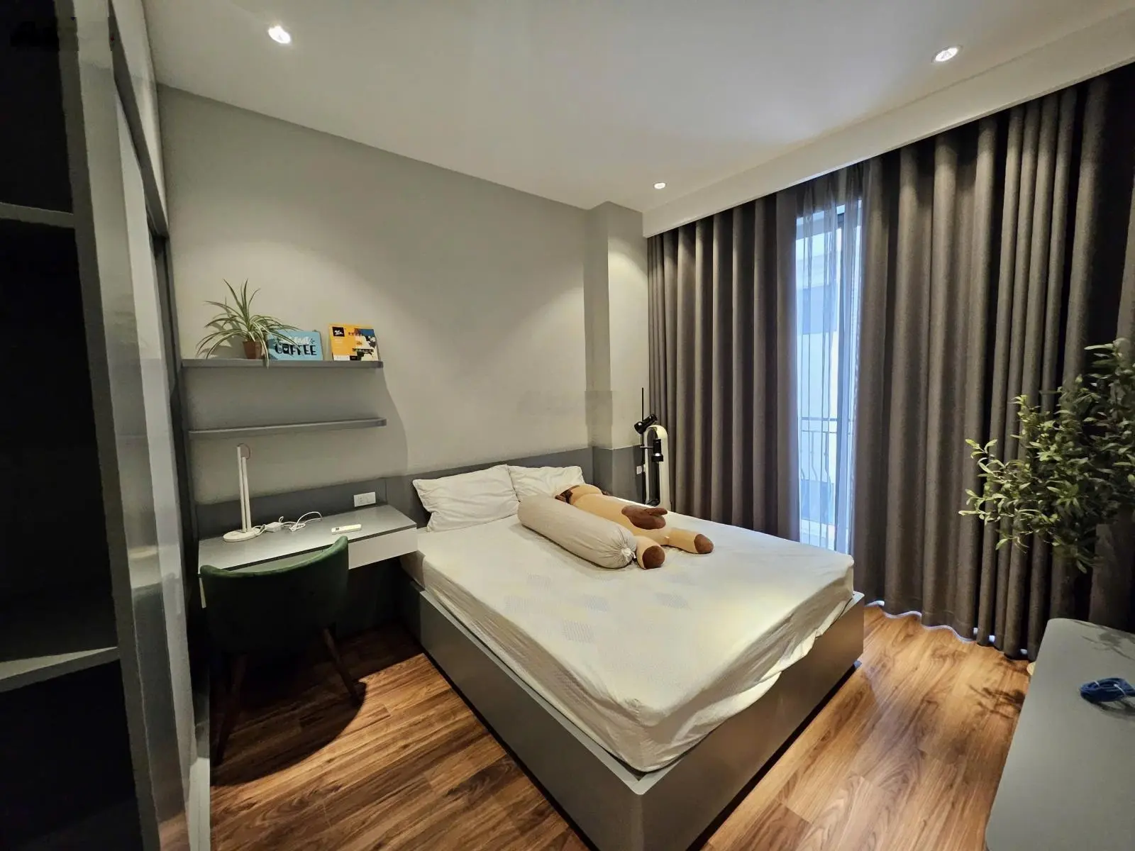 Bán căn liền kề 87,5m2 đã hoàn thiện full nội thất vị trí view công viên lh 0902 909 *** e vân anh