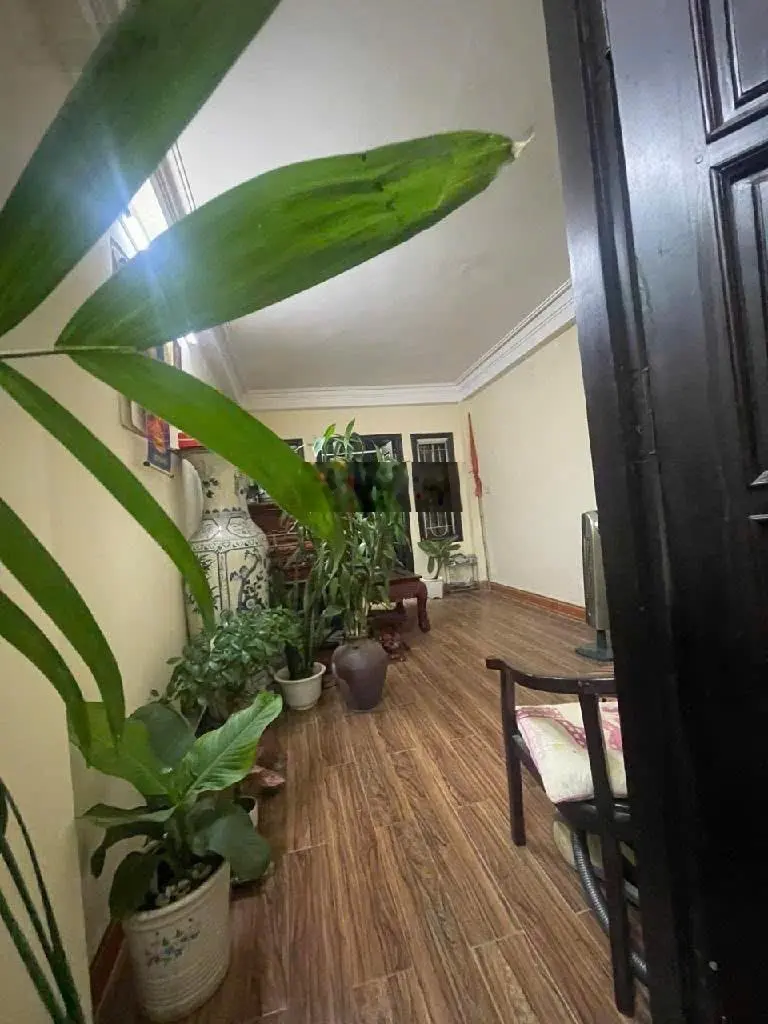 Cần bán nhà Đội Cấn, vị trí đẹp thông thoáng gần phố. 42m2 5tầng