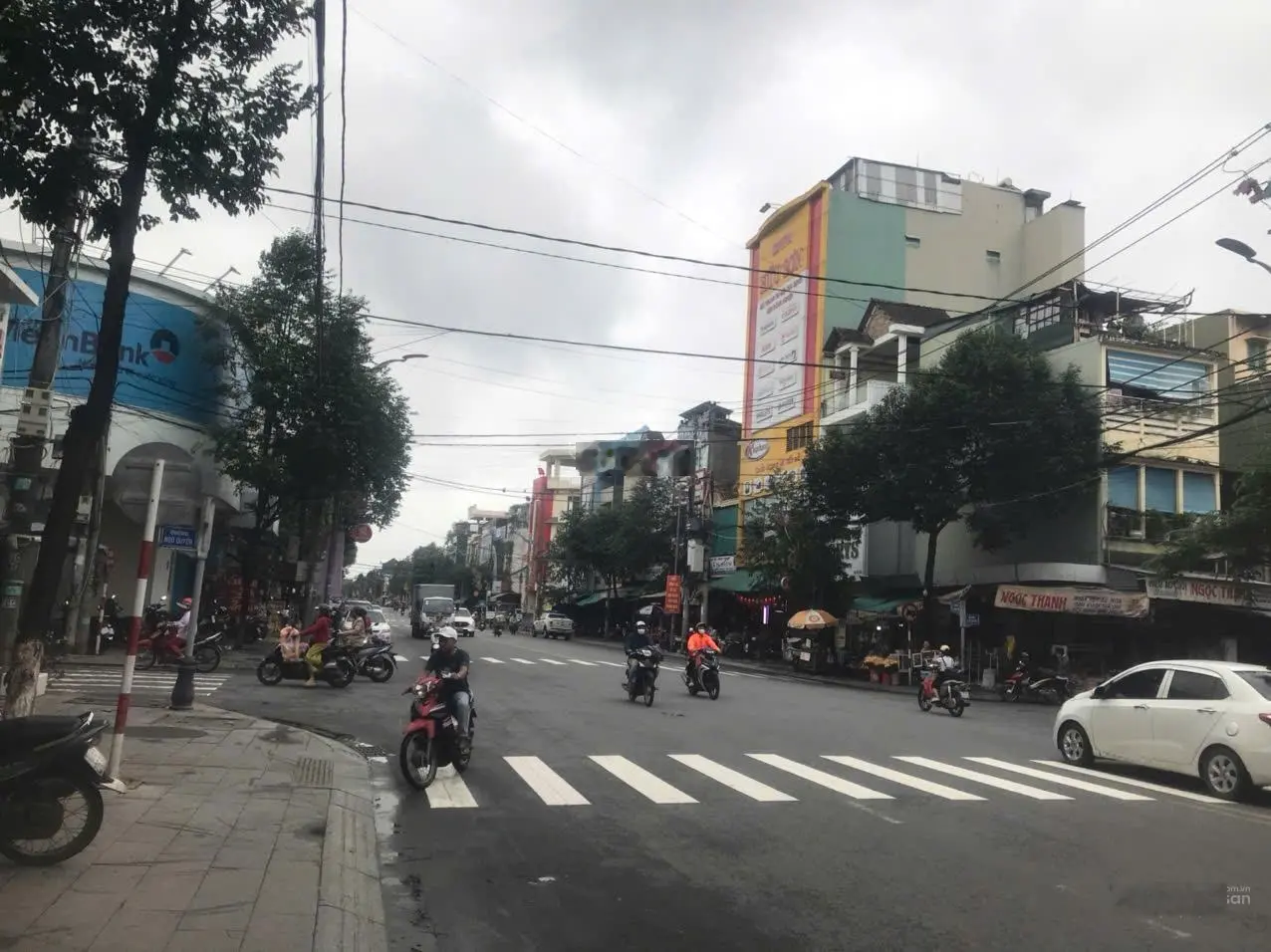 Bán mặt tiền Lê Trung Đình gần cách chợ trung tâm TP Quảng Ngãi vài chục mét, sinh lợi ngay