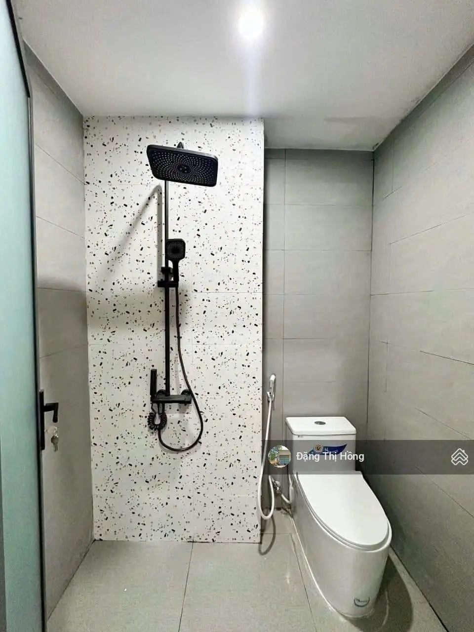 Bán nhà đường Tôn Đản cách Bến Vân Đồn 500m,65m2 1T2L đang cho thuê 10tr/th sổ sẵn sang tên ngay