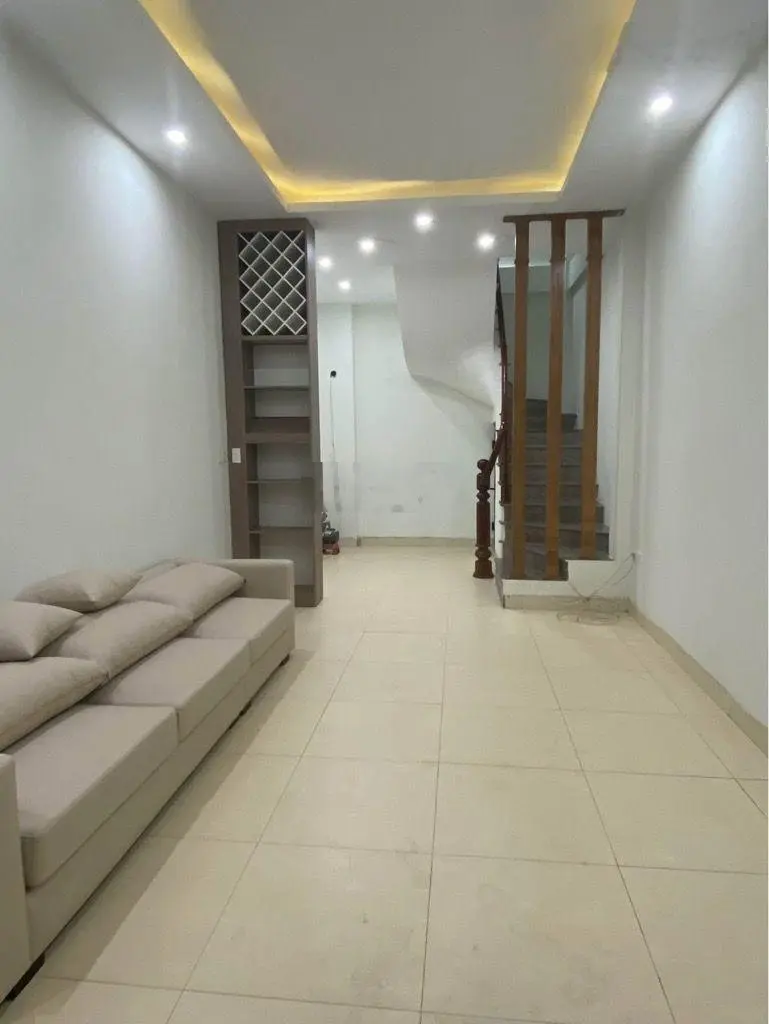 Nhà Phú Đô - tt Mỹ Đình căn 35M2 - 5 tầng rộng rãi - ngõ 3 gác - giá 6,1 Tỉ có bớt.