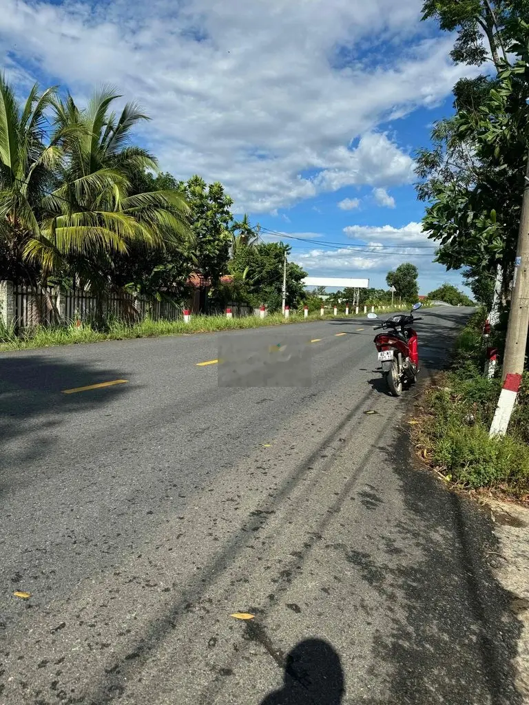 gần 1000m đấ