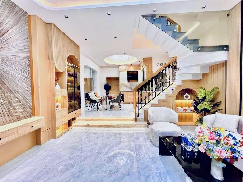 Nhà đẹp Tân Bình 50m2 4 PN 4WC Full nội thất hẻm xe hơi thông 1 trục chỉ 7.68 tỉ