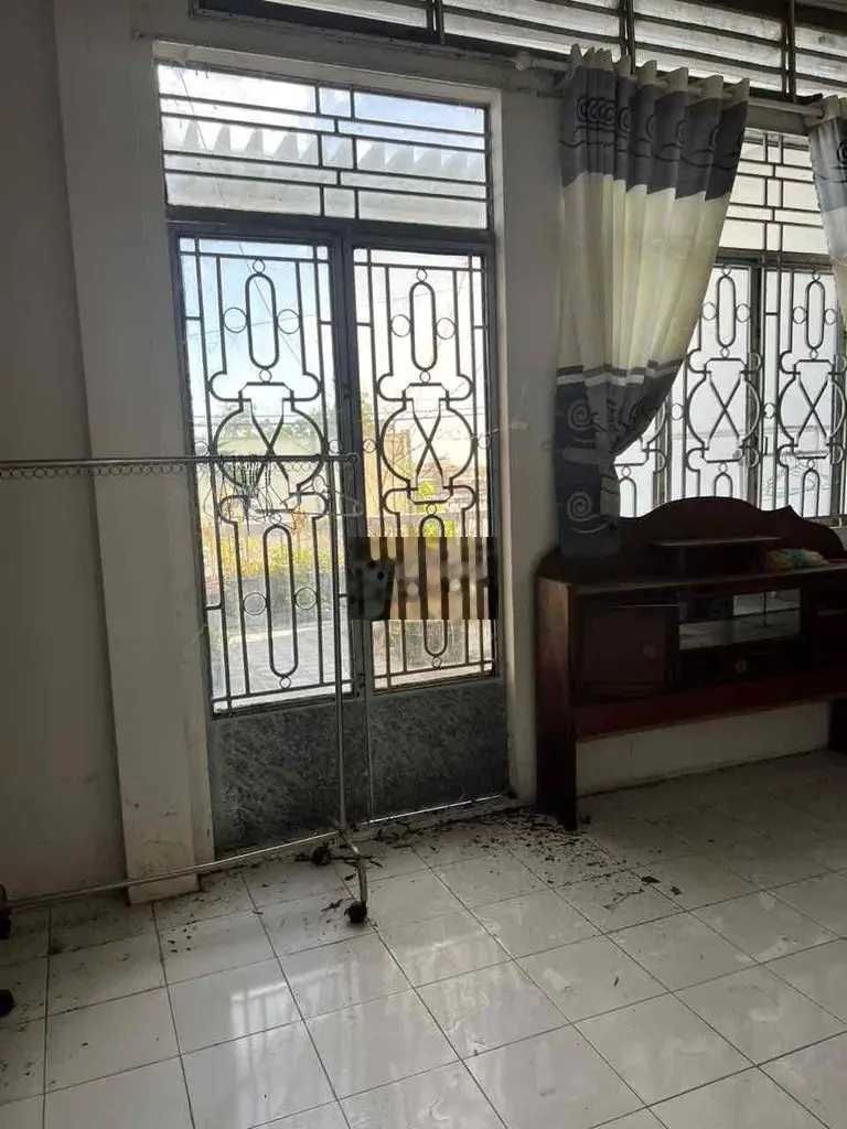 NHÀ MẶT TIỀN NGUYỄN DU ĐỐI DIỆN BỜ HỒ VÂN THUỶ PHƯỜNG 5 TP CÀ MAU