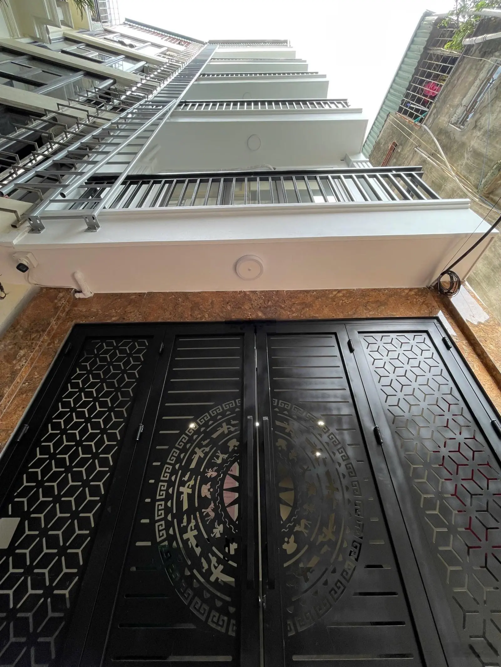 Chính chủ bán căn hộ dịch vụ ở 44m2, 6 tầng, doanh thu 50tr/ tháng gần Bách Kinh Xây