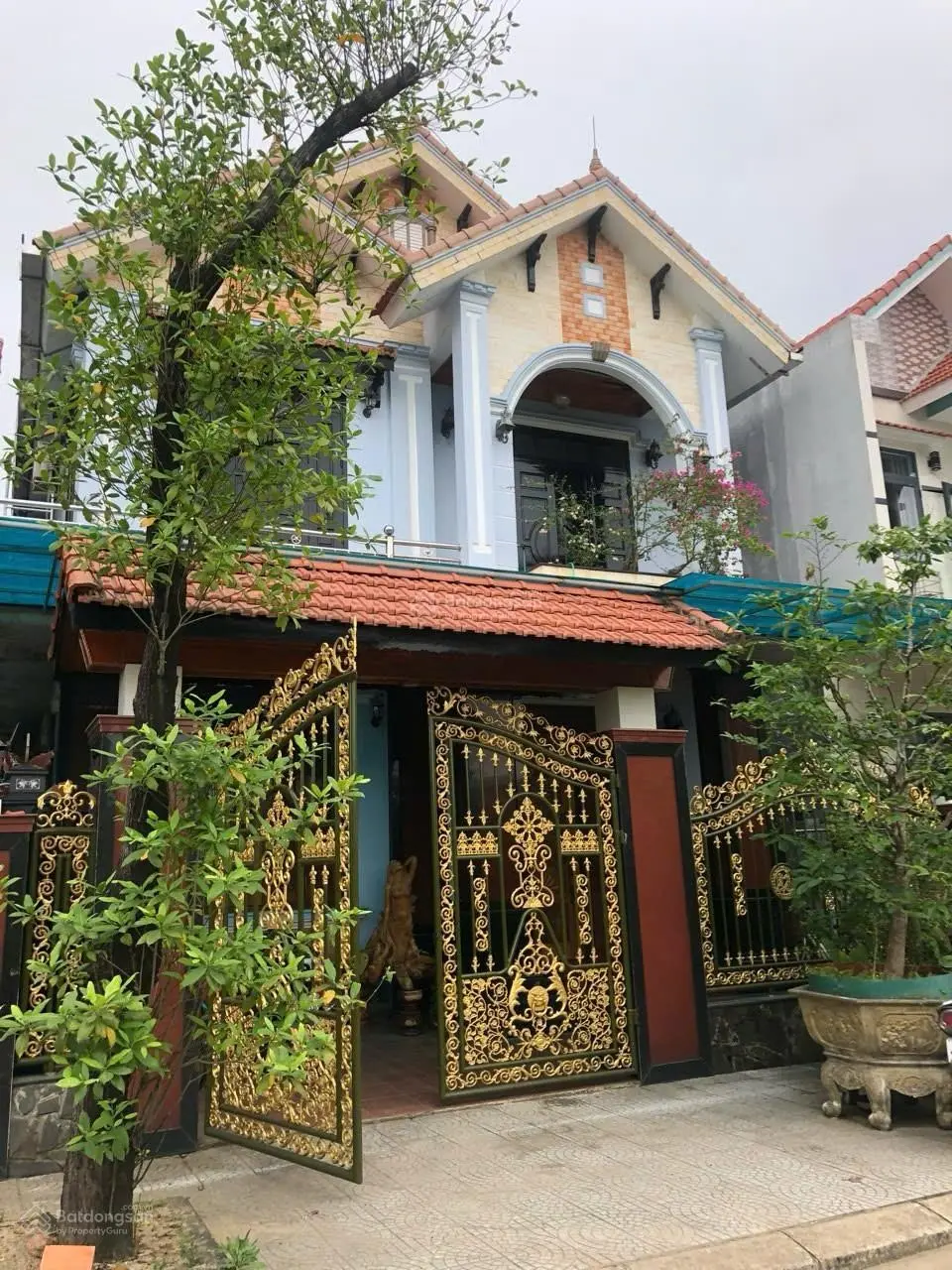 Bán nhà 2 tầng full nội thất mặt đường 3,2 tỷ, 165m2, ngay chợ Cầu Hai, Phú Lộc, TP Huế