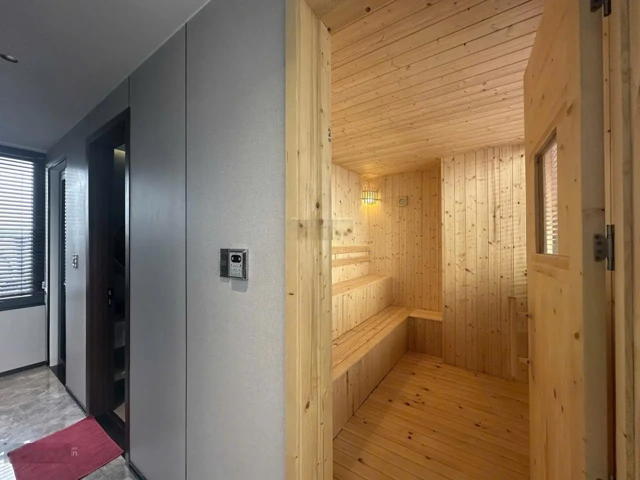 Bán villa Nam Việt Á có 7 phòng ngủ, 8wc, hồ bơi tầng 2, sauna, gara 2 xe ôtô, hồ cá Koi & hồ bơi