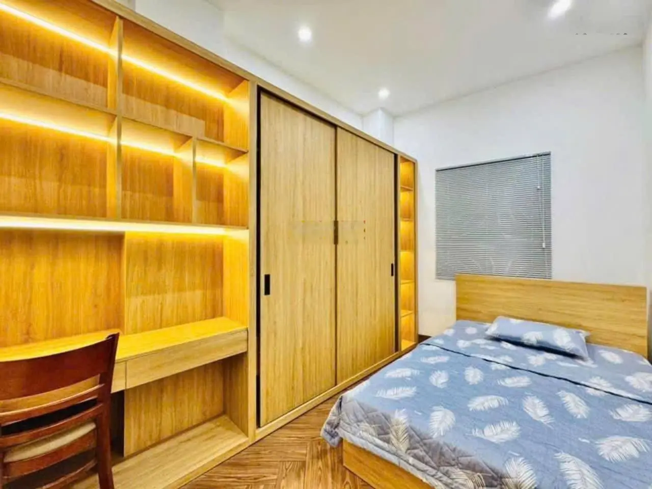 Bán nhà cho thuê dt 64m2 shr nằm ngay đường trần văn kiểu p11 q6 đường trước nhà 6m kdc đông đúc