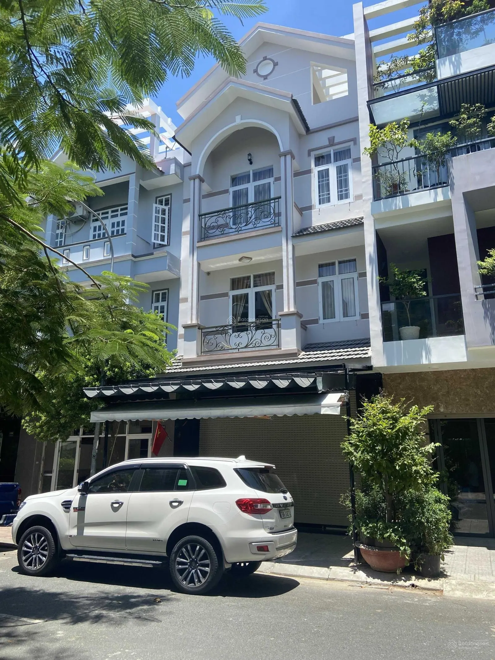 Nhà 1 trệt 3 tầng đường B1 Vĩnh Điềm Trung, tp. Nha Trang