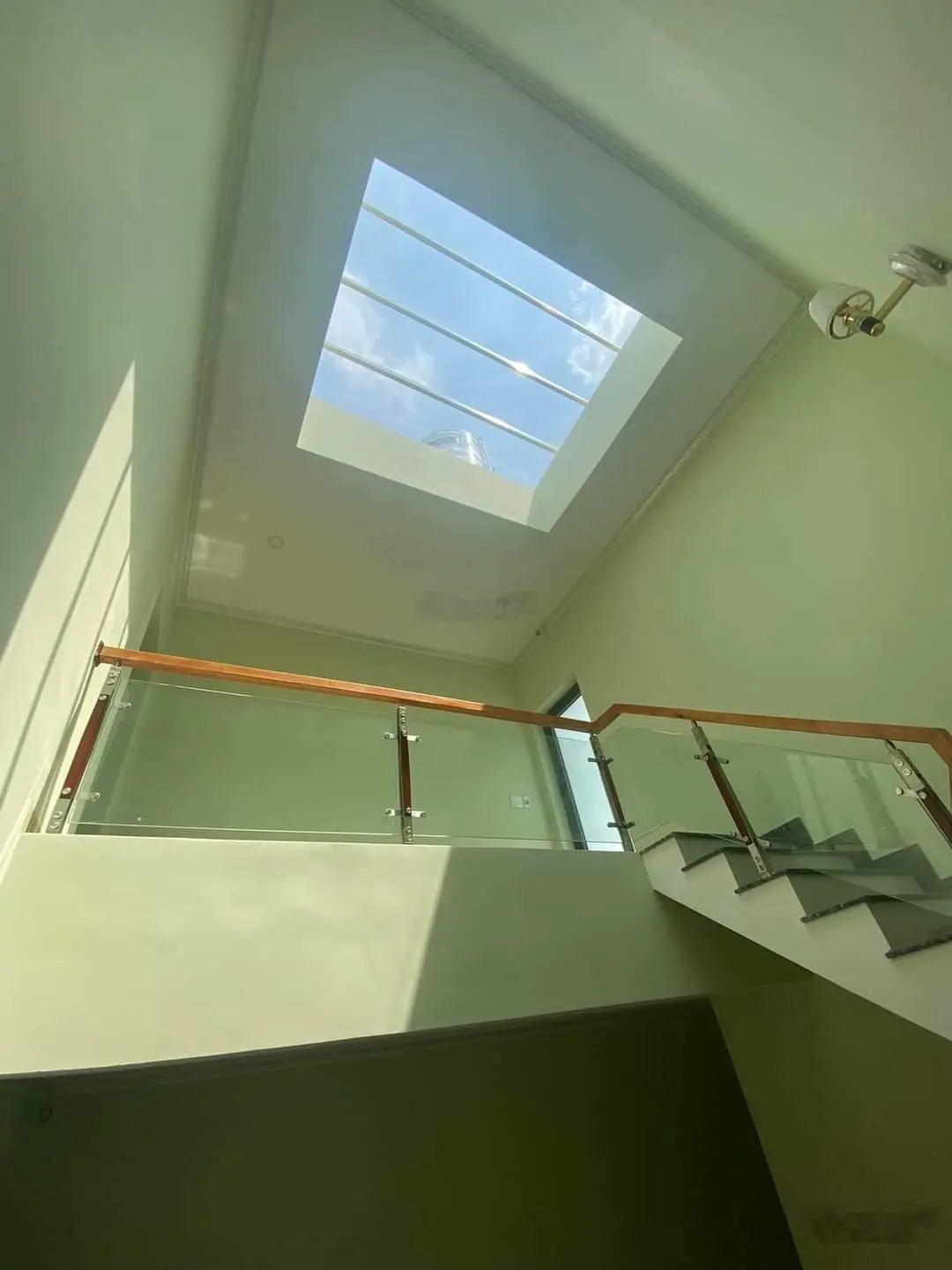 Bán nhà mặt phố tại đường 91, 150m2, đẹp, nhiều tiện ích tại P Phú Tân TP TDM Bình Dương