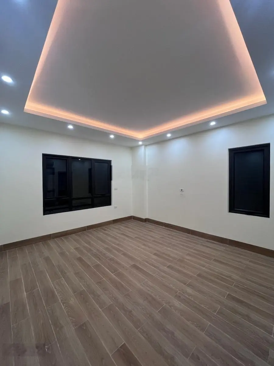 Chủ bán gấp nhà siêu hiếm Cầu Giấy 44m2 x 6 tầng thang máy cực víp xung quanh ngập tràn tiện ích