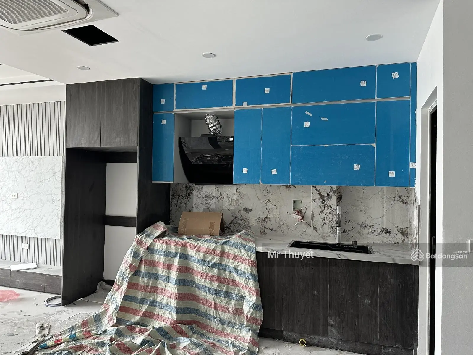 Cực hiếm-nhỉnh 15 tỷ-lâm du-bồ đề-long biên-8 tầng nở hậu-gara ô tô-thang máy-full nội thất