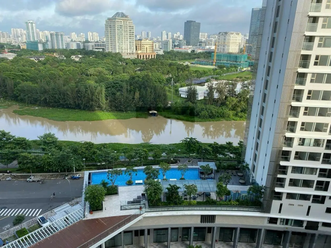 Cần bán CH cao cấp 3PN, 130m2, Midtown M8, View trực diện sông. Tầng cao view đẹp như hình