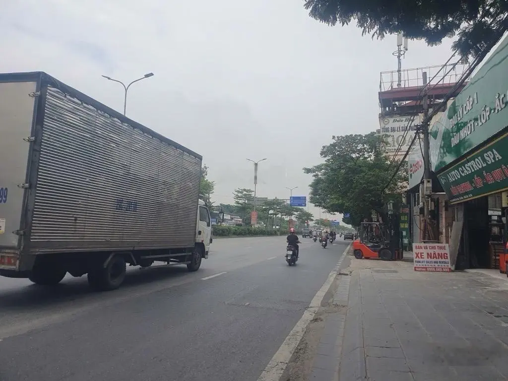 Mặt ngõ thông ô tô 7 chỗ vào nhà - 30m ra phố nguyễn văn linh.