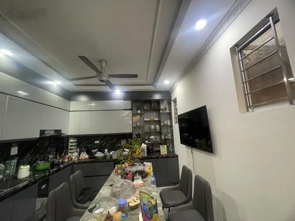 Bán nhà Lâm Du Bồ Đề, ngõ nông - thông, nhỉnh 9 tỷ, 47m 5 tầng mặt tiền 4m.Lh 0843125777.