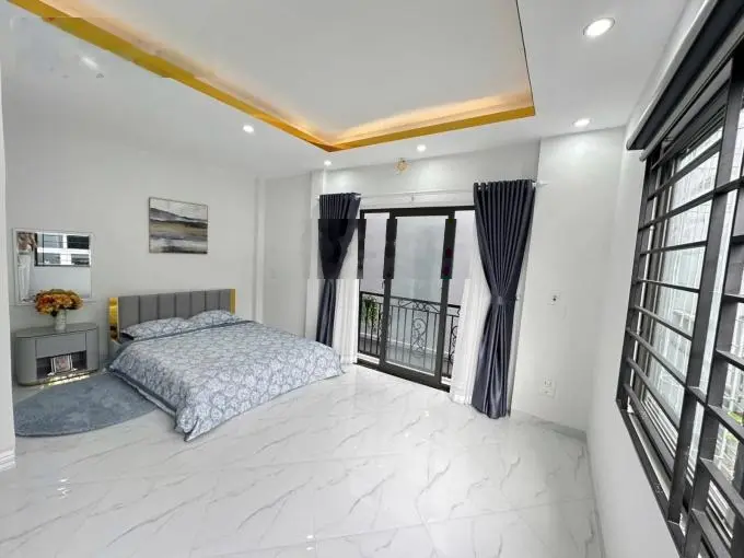 Hạ giá rồi! Bán nhà Dịch Vọng Cầu Giấy, 45m2*5T, gần ô tô, gần phố, gần công viên. Chào 7,3 tỷ