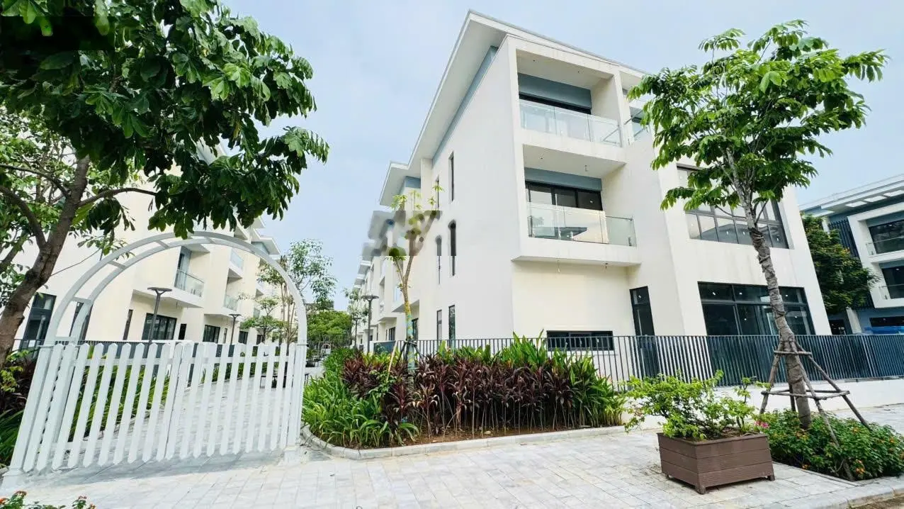 Em Trang,pkd Nam Cường gửi anh chị quỹ căn ưu đãi,Vip 180-250m2 giá từ 38 tỉ(Ưu đãi hộ khẩu Hà Nội)