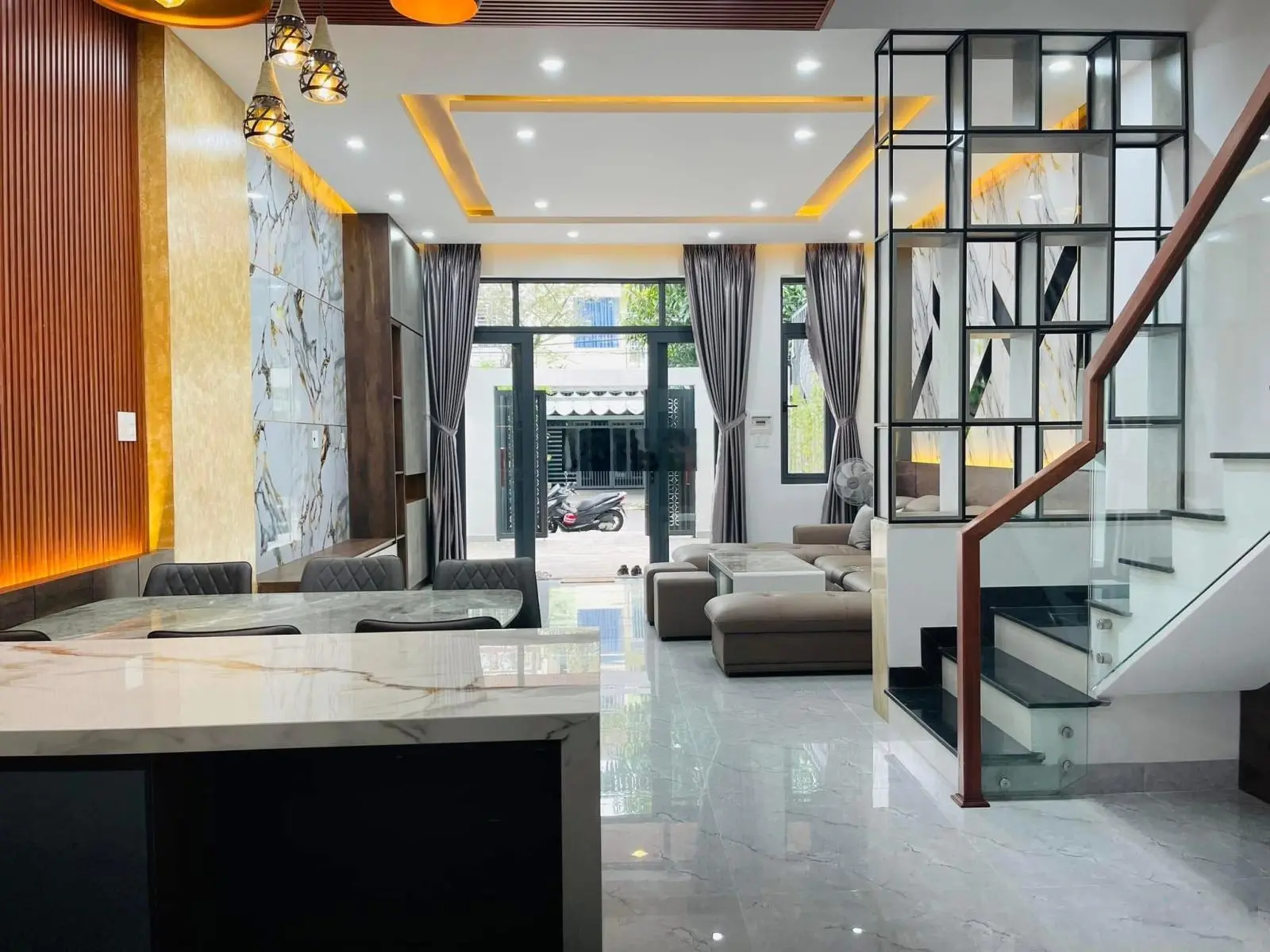 Chính chủ bán gấp nhà đẹp MT đường Bùi Thiện Ngộ, sau lưng trường mầm non Chú Ếch Con. 0935854456
