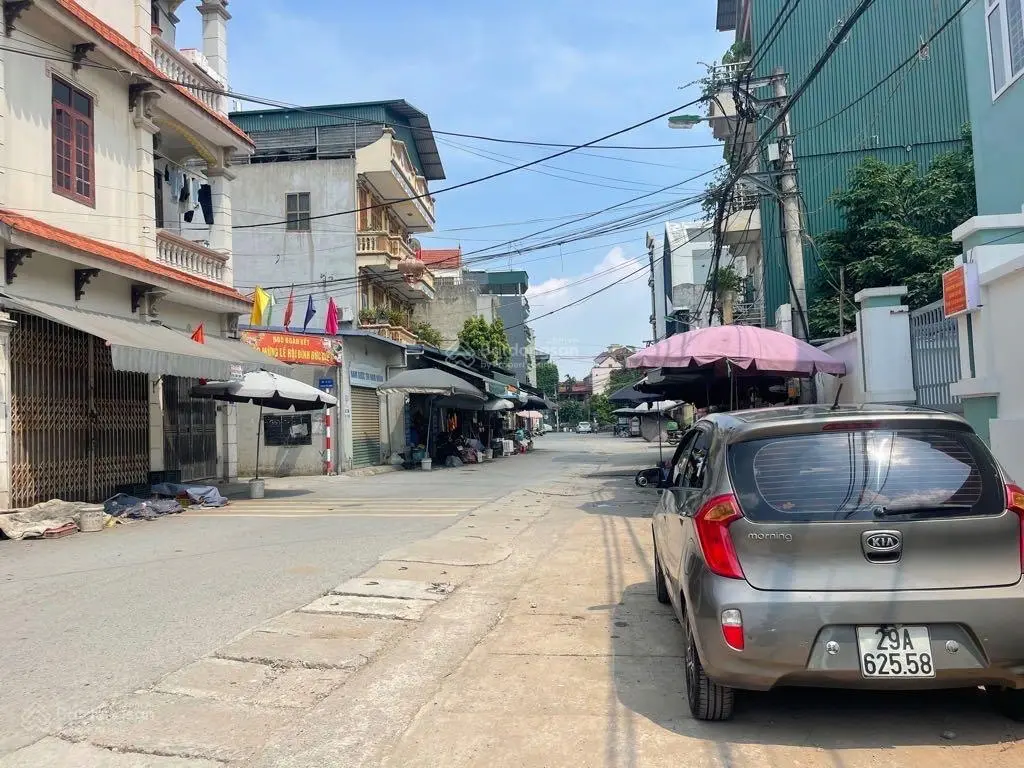 Bán nhanh mảnh đất Mặt Chợ Đức Diễn 70m2, Trước nhà 4 Ô tô tránh, Giá: nhỉnh 13 tỷ, Lh 0968 371 ***