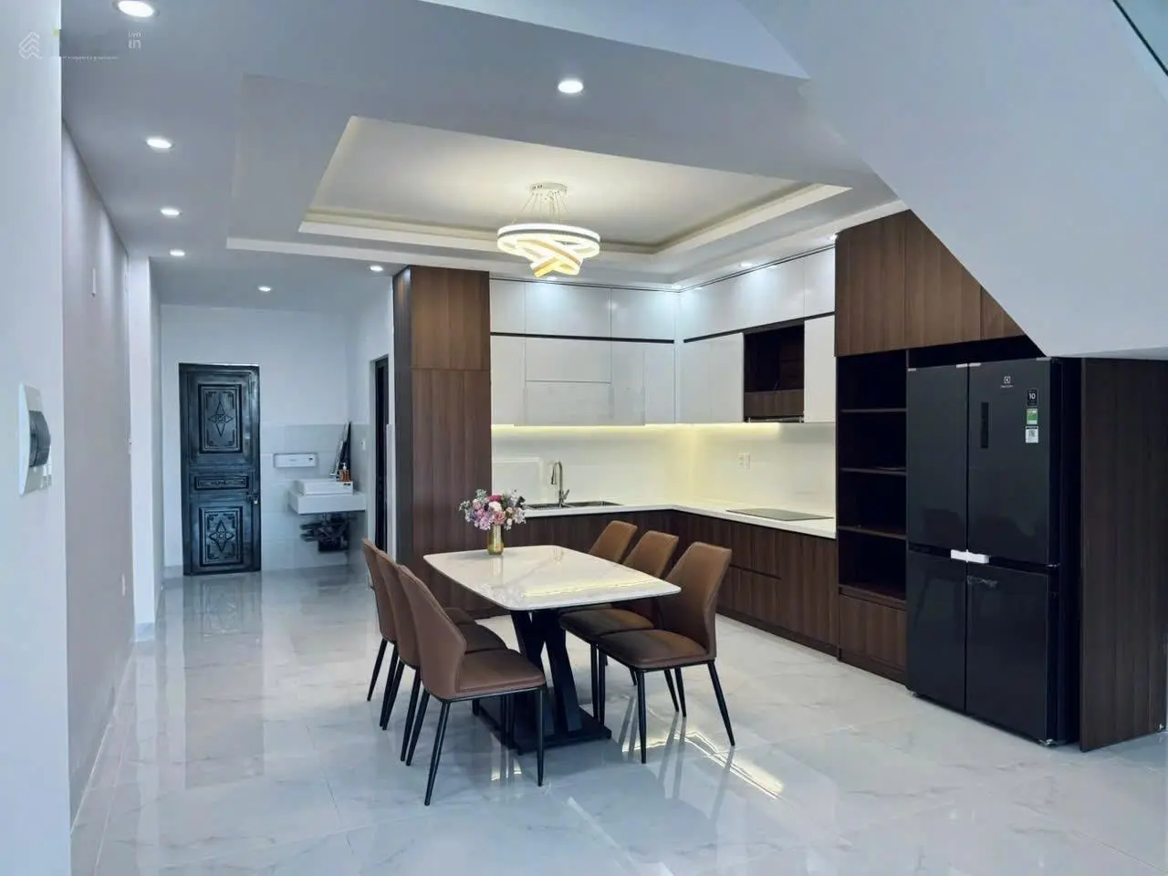 Nhà đẹp 3 tầng full nội thất - Hói Kiểng 10 cạnh Nguyễn Phước Lan chỉ 5, x tỷ