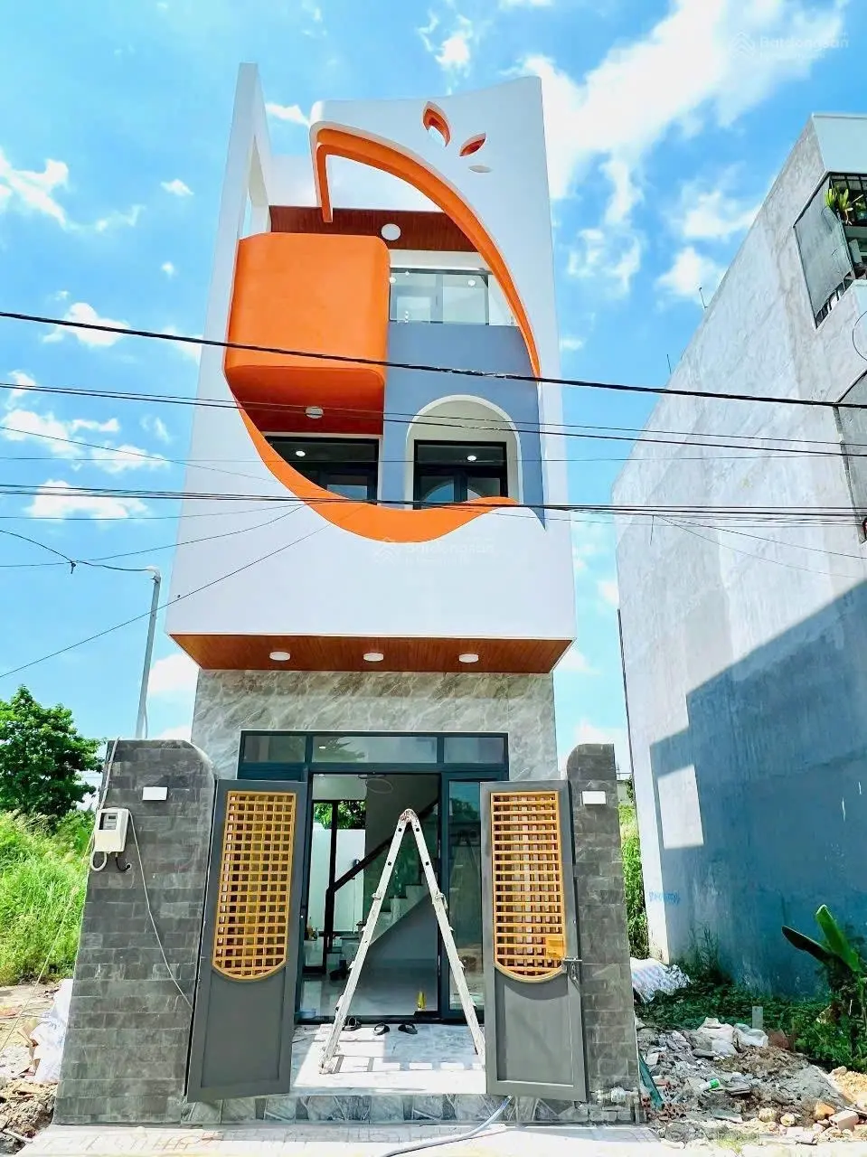 CC bán nhà mới thiết kế hiện đại, 1trệt 2lầu, đối diện Chợ Long Phước, Q9. 3PN 3WC giá đầu tư