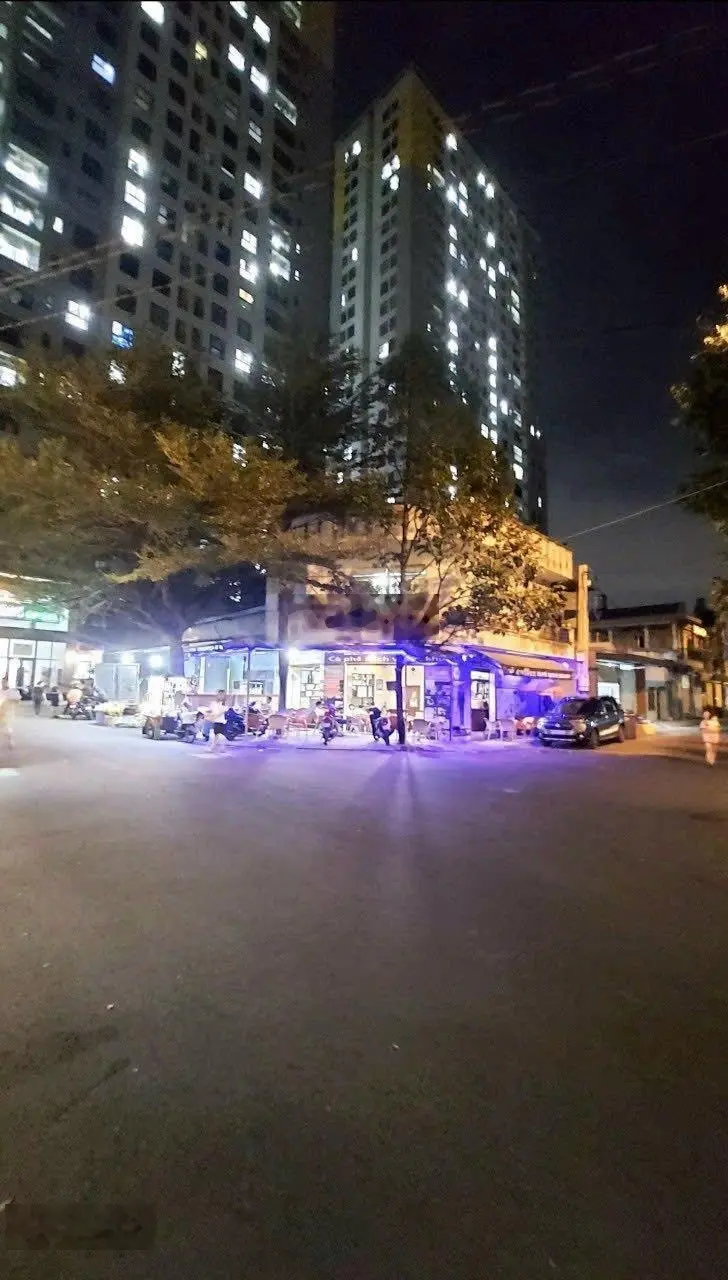 Góc 2 mặt tiền - view 3 mặt tiền sát cổng chung cư Bicons ngang 19m MT sâu 10m full thổ cư