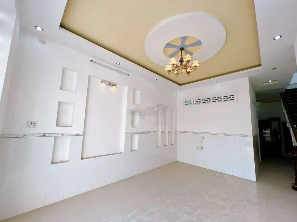 BÁN NHÀ 1 TRỆT 1 LẦU MẶT TIỀN NGUYỄN VĂN HOA