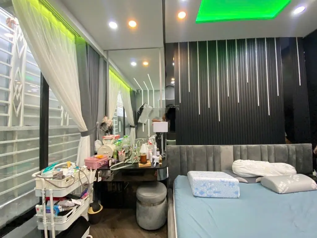 Bán gấp nhà đẹp trung tâm quận 1,2 tầng,Phòng ngủ master đẳng cấp ,hẻm yên tĩnh,gần Từ Dũ chỉ 6 tỷ