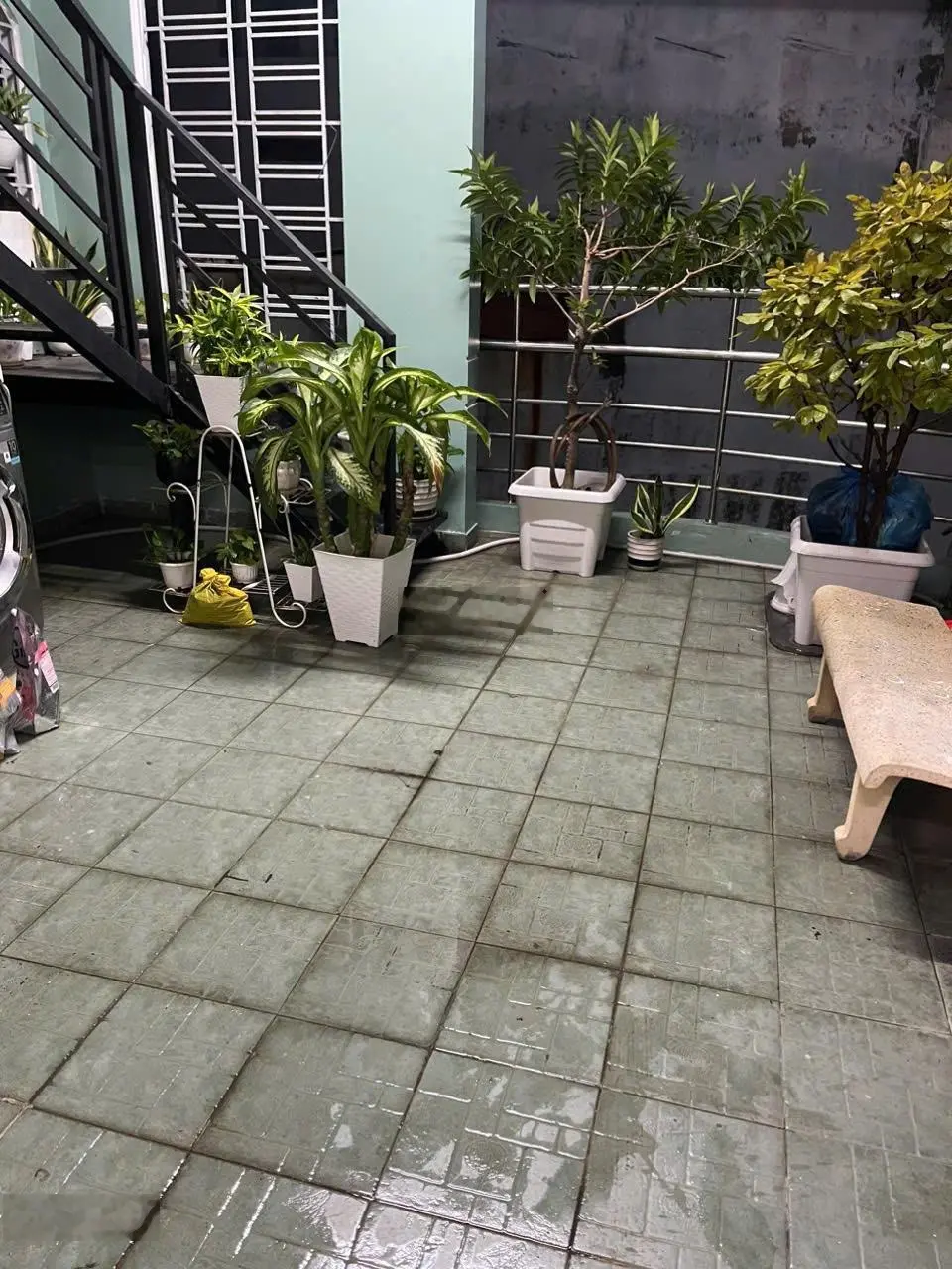 Chỉ 8 tỷ - Nhà mới 3 tầng 4.5x17m vào ở ngay chợ Hoàng Hoa Thám P13 QTB -20m ra Mặt tiền, sát ga T3