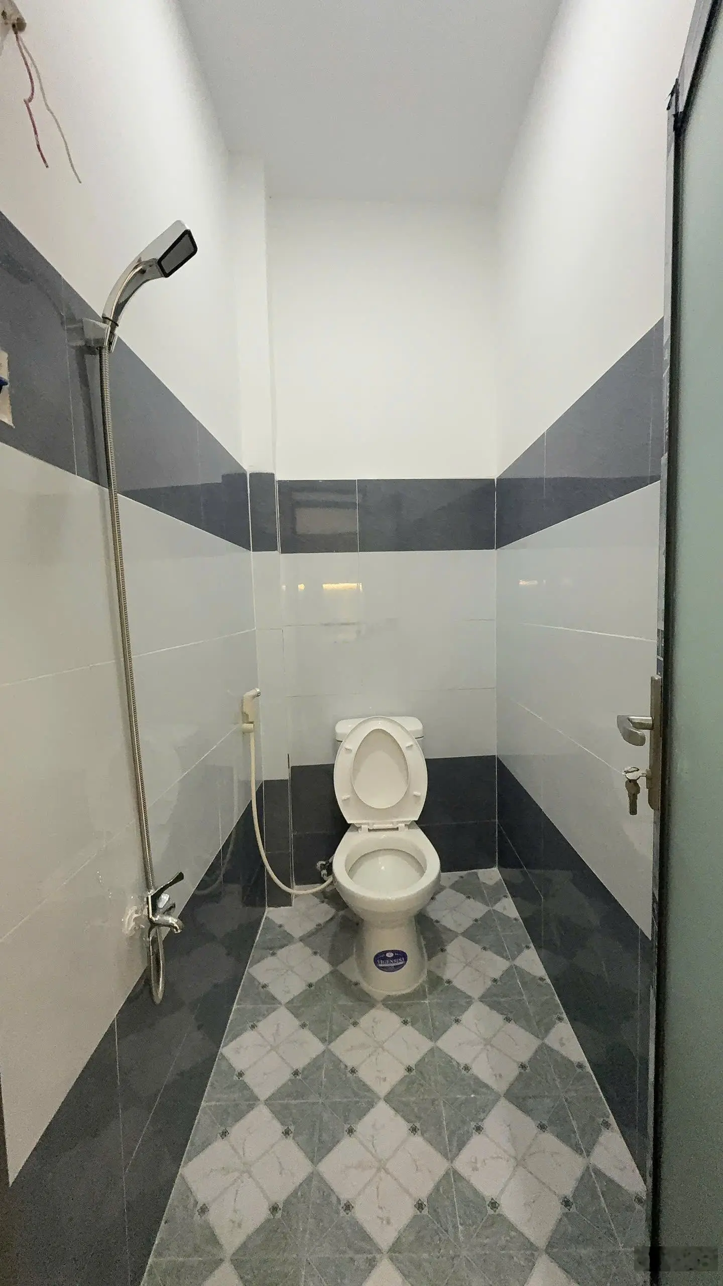 Siêu phẩm mới ra - mua nhà tặng luôn bộ nội thất cao cấp combo có sẵn luôn trong nhà giá bán:650tr