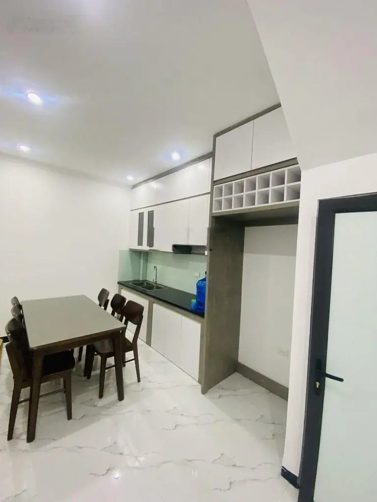 Bán gấp nhà mới Phố Trạm 46m2 full nội thất, đủ 5 ngủ gần Ô Tô Tránh chỉ hơn 6 tỷ