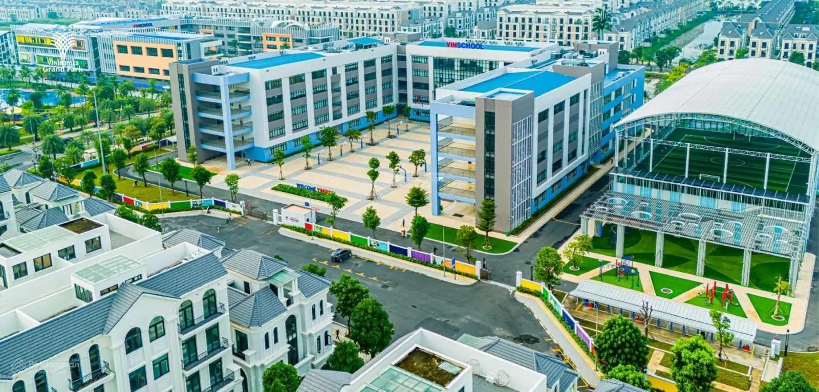 Bán căn nhà phố sân vườn khu biệt thự Vinhomes Grand Park Quận 9 giá hợp lý đầu tư. LH 0916111163