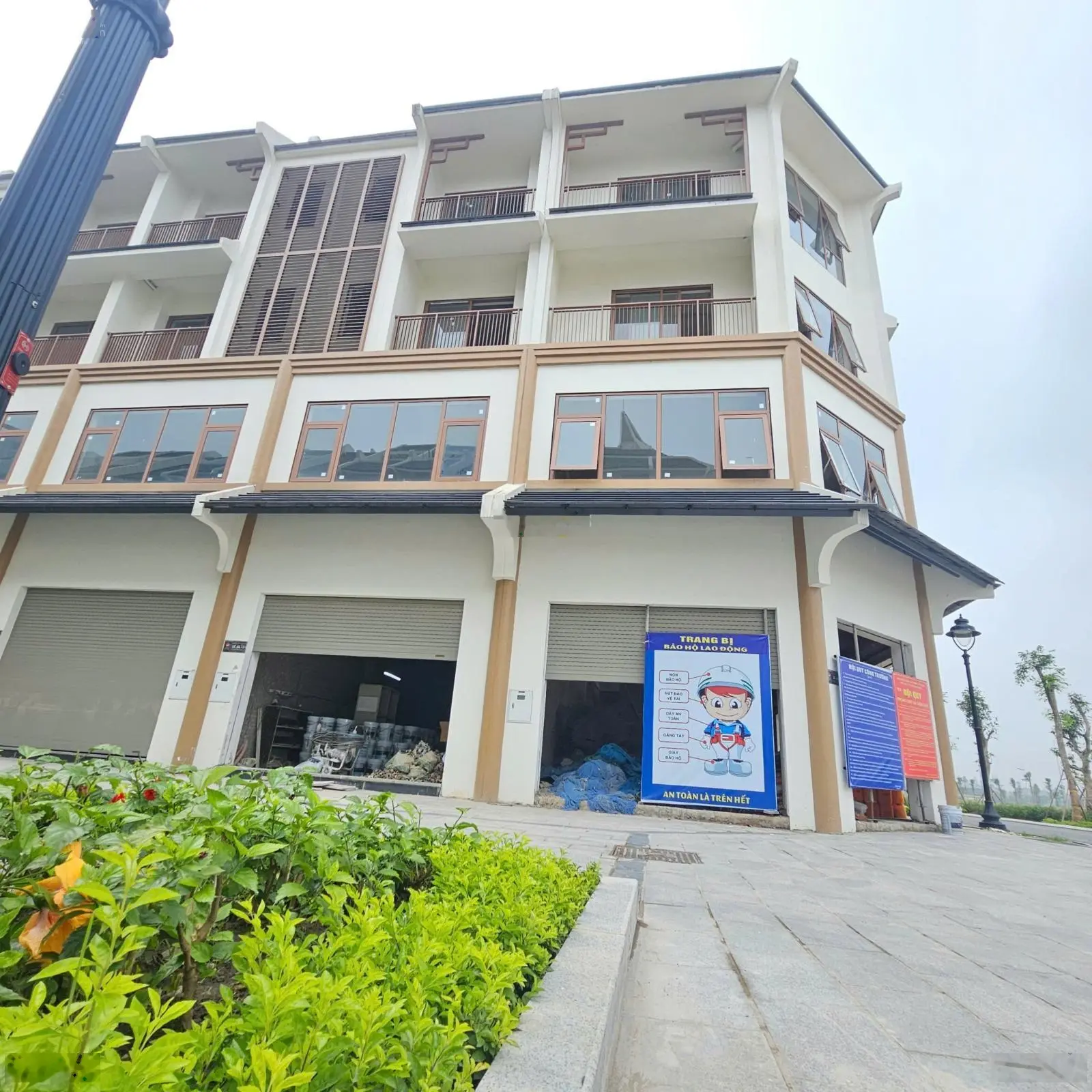 Bán liền kề Kinh Doanh 2 mặt thoáng, Sở hữu ngay chỉ với 7.9Tỷ - Hinode Royal Park