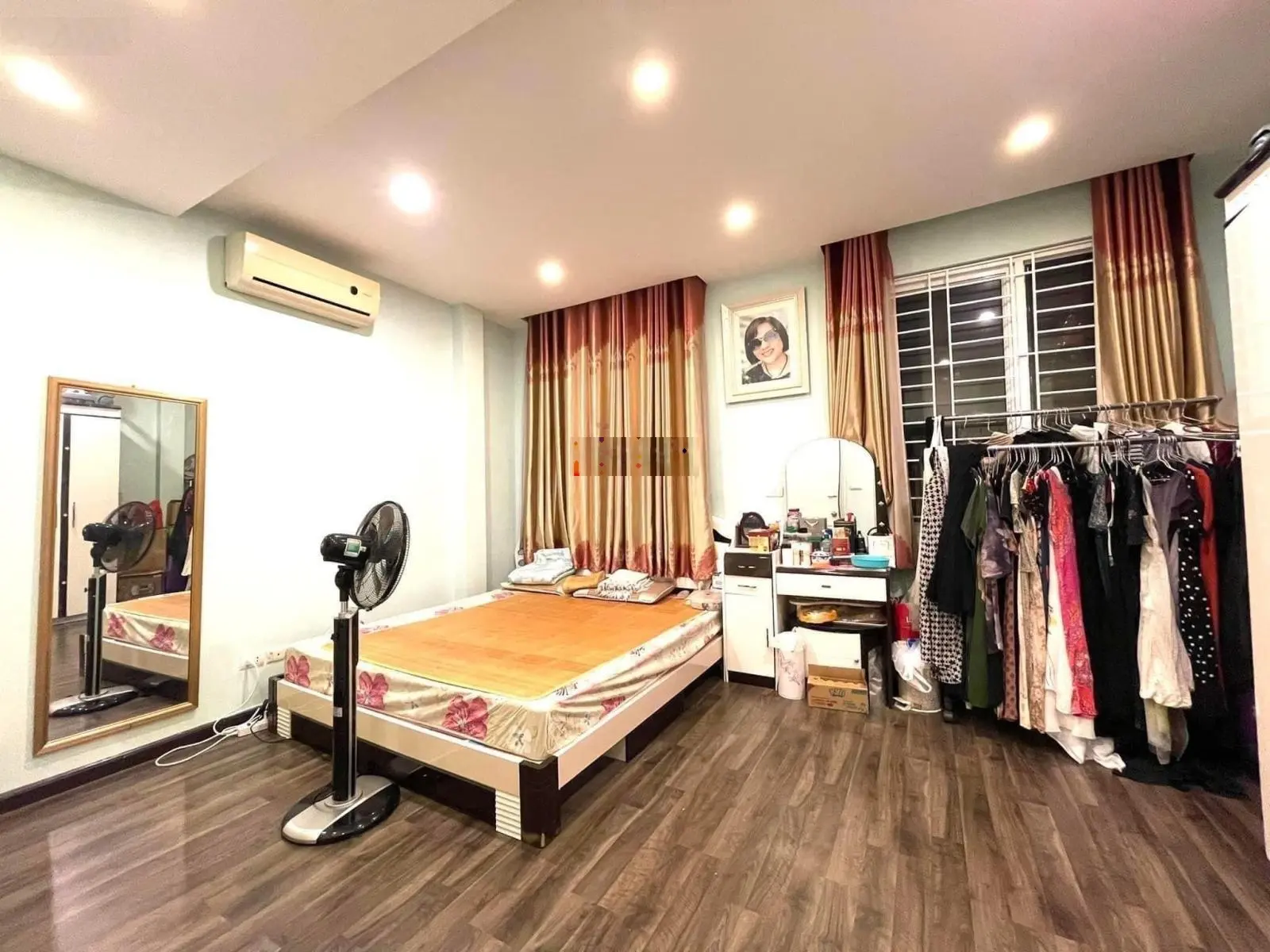 Bán nhà Trung Tâm Đống Đa Trần Quang Diệu Vip Đống Đa Ô Tô Con Lùi Cửa 20M Ra Ô Tô Tránh Nhà Đẹp