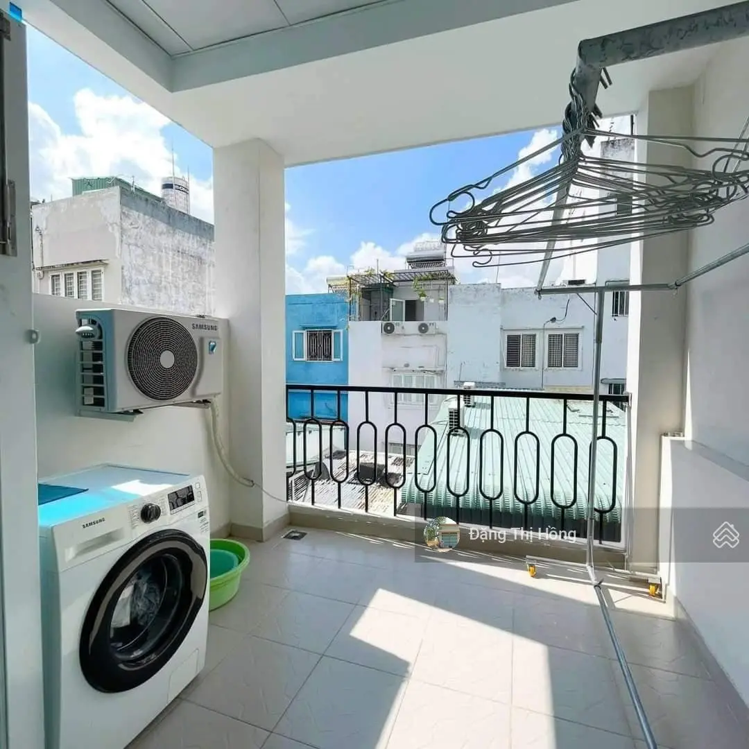 Nhà đường Bà Hom 72m2 cần bán gấp ngay sát bùng binh Phú Lâm, sổ sẵn, đang cho thuê 9tr/th