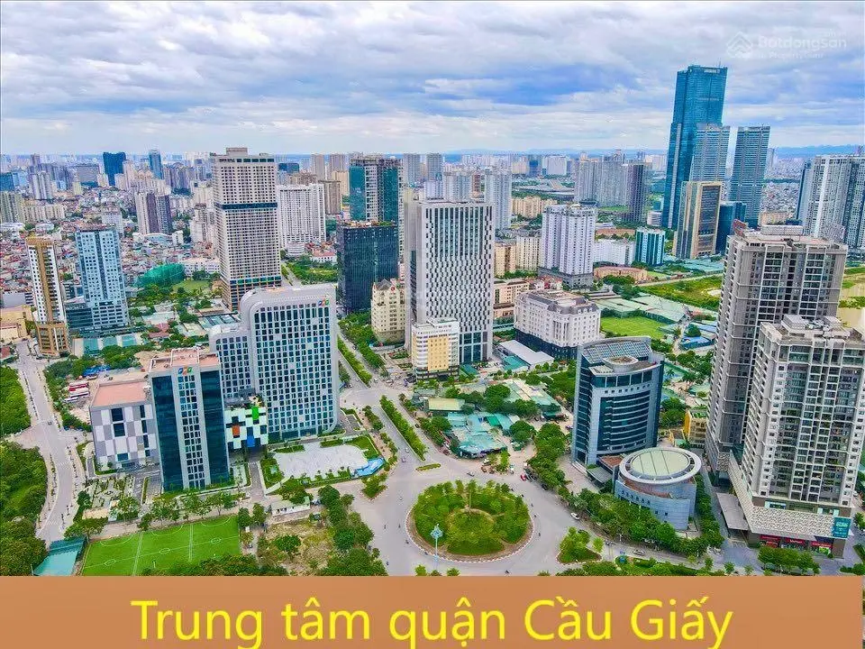 Cần bán nhà phố Trần Thái Tông, Cầu Giấy. DT sổ đỏ 130m2 x MT 8m. Vị trí rất đẹp, KD sầm uất