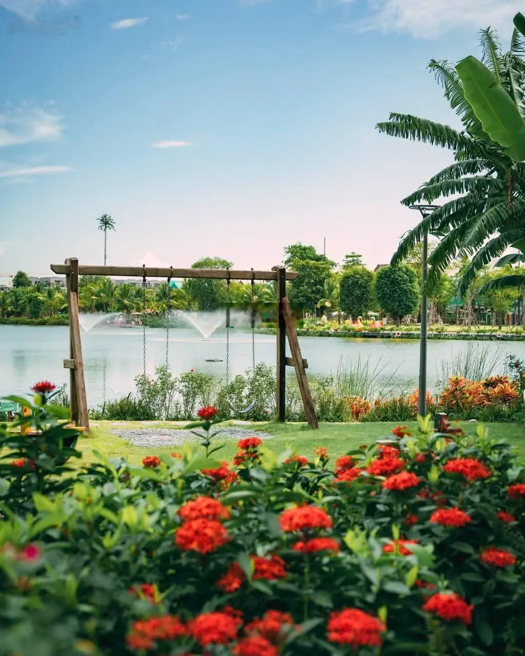 Bán nhà phố khu hệ sinh thái Eco Retreat - Bến Lức, Long An. LH 0903 880 293 Oanh