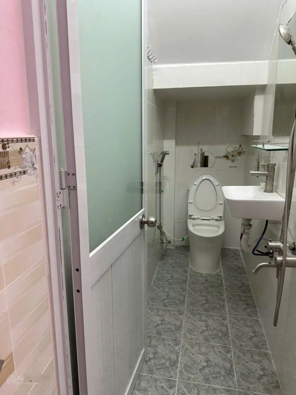 Thống nhất 3 tầng 2 phòng ngủ dt (4x9m) cứng xáp đẹp LH 0906389979