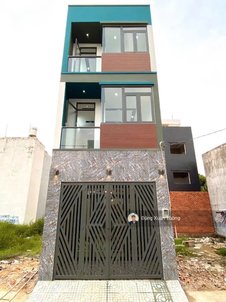 Bán nhà 1 trệt 3 lầu Lò Lu, Quận 9. Diện tích sử dụng 145m2, 4 PN 4WC, sân thượng, giá 5,27 tỷ TL