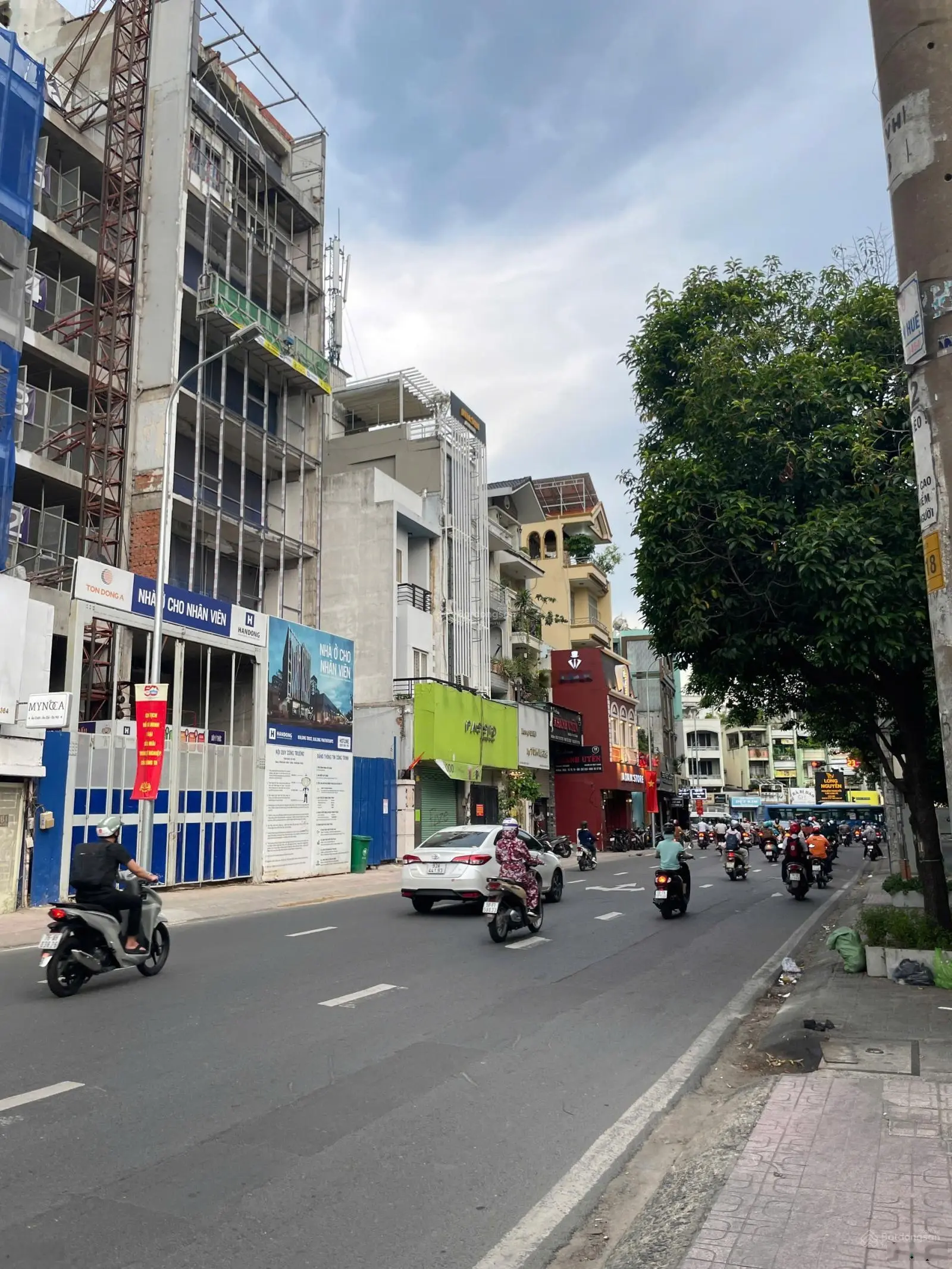 Siêu phẩm Mặt tiền Hồ Văn Huê ngay Hoàng Văn Thụ. Nhà cấp 4, DT 4x20m - sầm uất bậc nhất Phú Nhuận