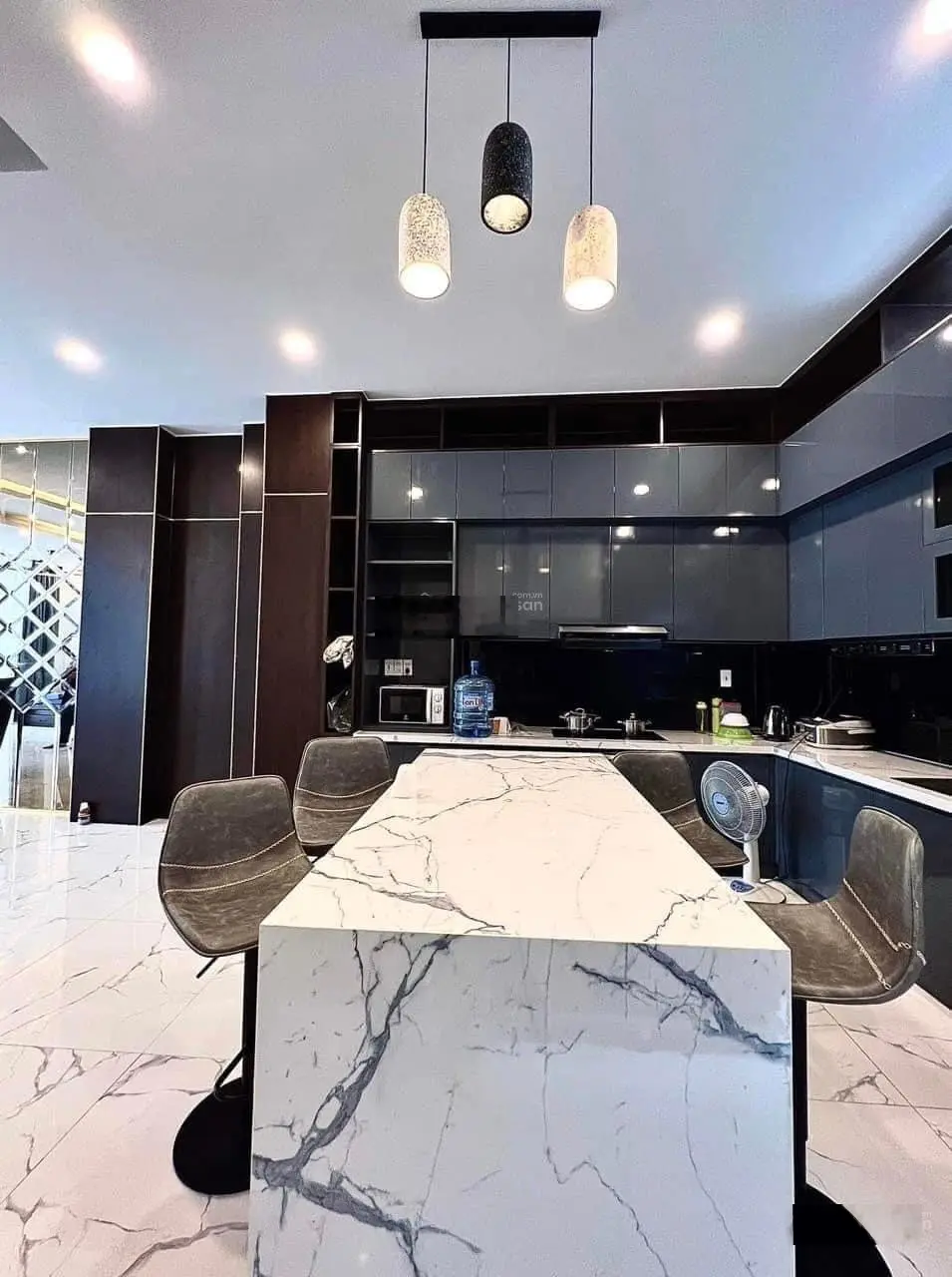 Tôi cần bán nhà MTH đường Luỹ Bán Bích, Tân Phú - Giá 2 tỷ 250 / 56m2 (4x14). Sổ hồng riêng. 4PN 4W
