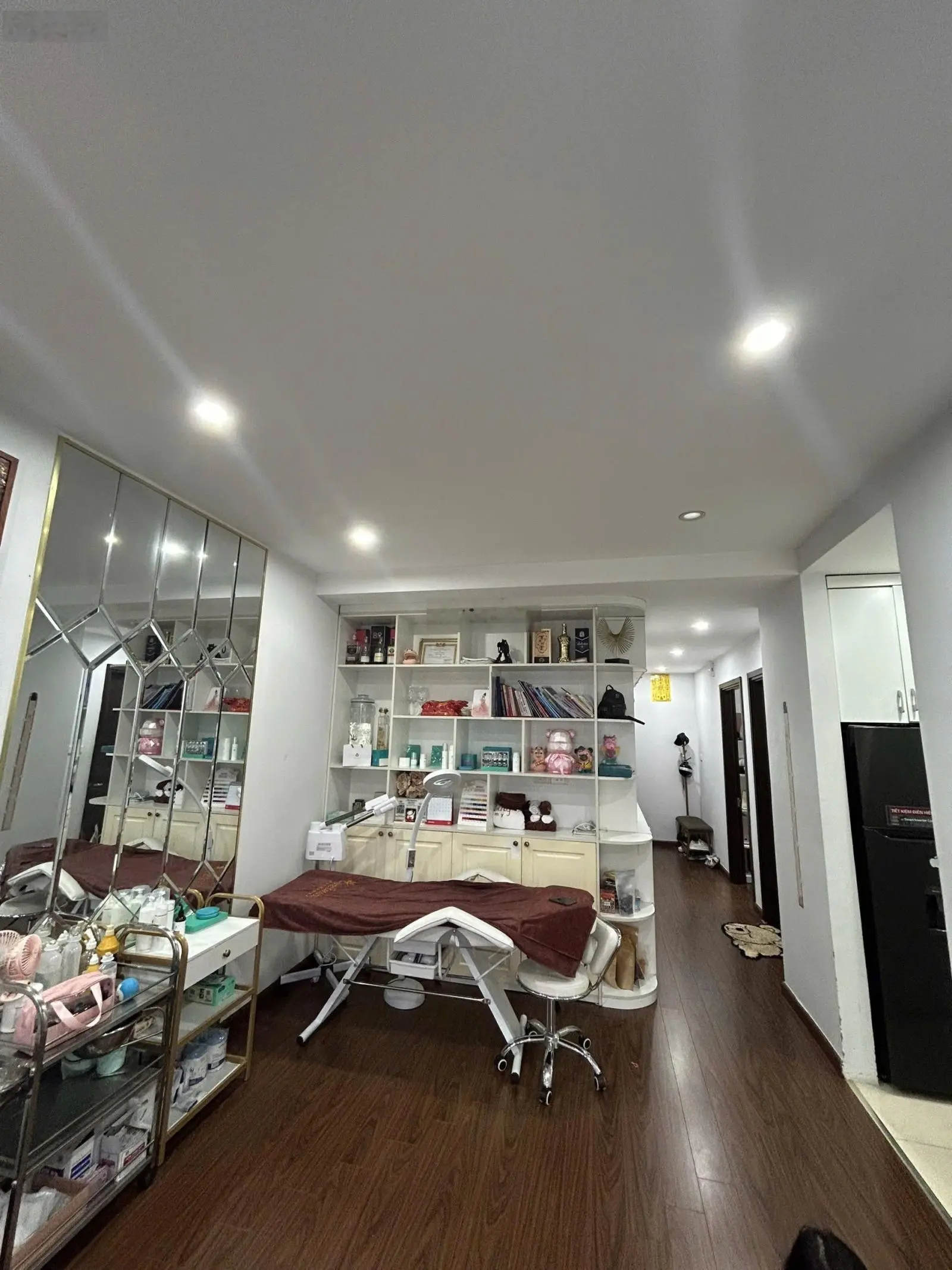 Chính chủ cần bán căn hộ 2PN 90 nguyễn Tuân - Thanh Xuân. Liên Hệ 0886 896 ***