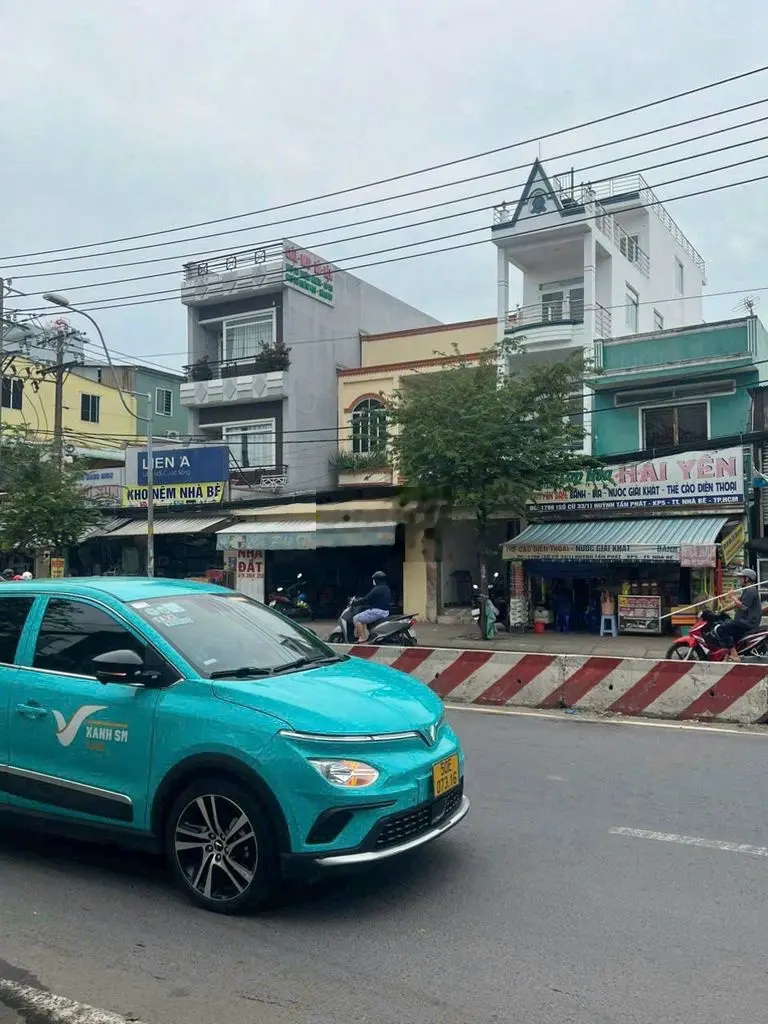 Chọn lọc nhà phố mặt tiền đường lớn, giá khoảng 10 tỷ.